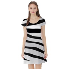 White Tiger Skin Short Sleeve Skater Dress by BangZart