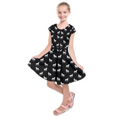 Silhouette Graphic Horses Pattern 7200 Kids  Short Sleeve Dress by dflcprints