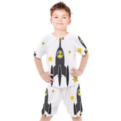 Spacecraft Star Emoticon Travel Kids  Tee And Shorts Set by Wegoenart