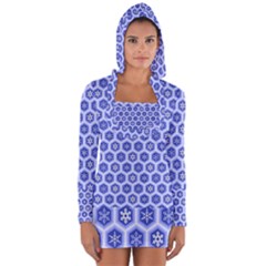 A Hexagonal Pattern Unidirectional Long Sleeve Hooded T-shirt by Pakrebo