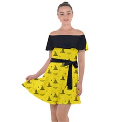 Gadsden Flag Don t Tread On Me Yellow And Black Pattern With American Stars Off Shoulder Velour Dress by snek