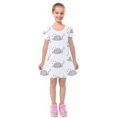 Mouse Seamless Pattern Kids  Short Sleeve Velvet Dress by Vaneshart