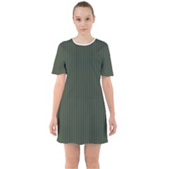 Kombu Green & White - Sixties Short Sleeve Mini Dress by FashionLane