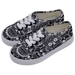 Sugar Skulls Bw Kids  Classic Low Top Sneakers by ExtraAwesomeSauce