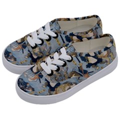 Famous Heroes Of The Kabuki Stage Played By Frogs  Kids  Classic Low Top Sneakers by Sobalvarro