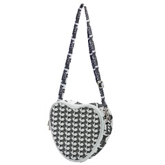 Pattern 160 Heart Shoulder Bag by GardenOfOphir