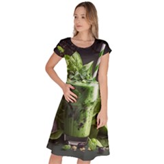 Drink Spinach Smooth Apple Ginger Classic Short Sleeve Dress by Ndabl3x