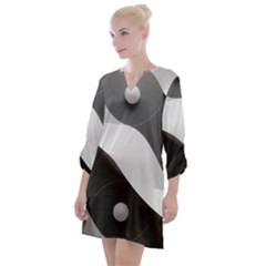 Geometric Design O6 Open Neck Shift Dress by myclothy