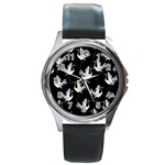 Crane Pattern Round Metal Watch Front